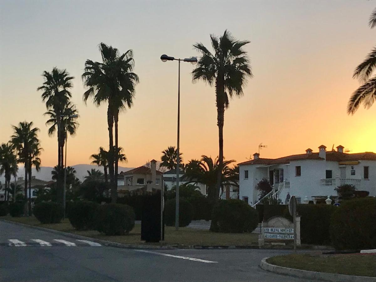 Villa Con Jardin En Oliva Nova Golf A 100M De La Playa Extérieur photo